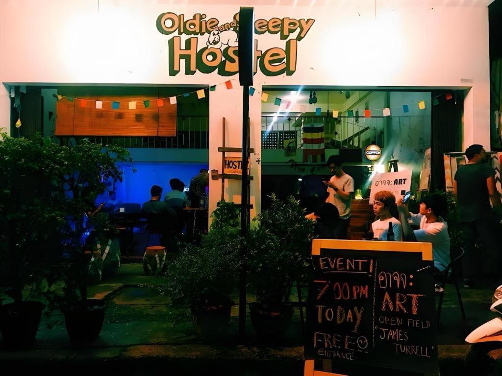 Oldie And Sleepy Hostel Udon Thani Exterior foto