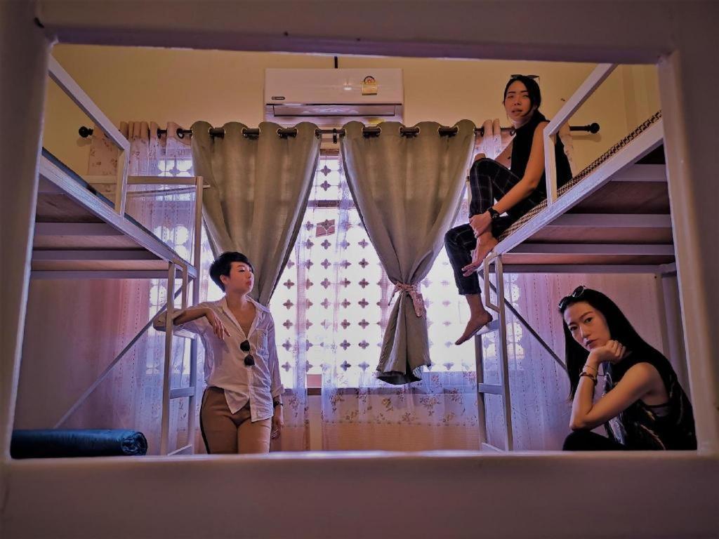 Oldie And Sleepy Hostel Udon Thani Exterior foto