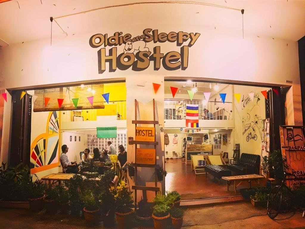 Oldie And Sleepy Hostel Udon Thani Exterior foto